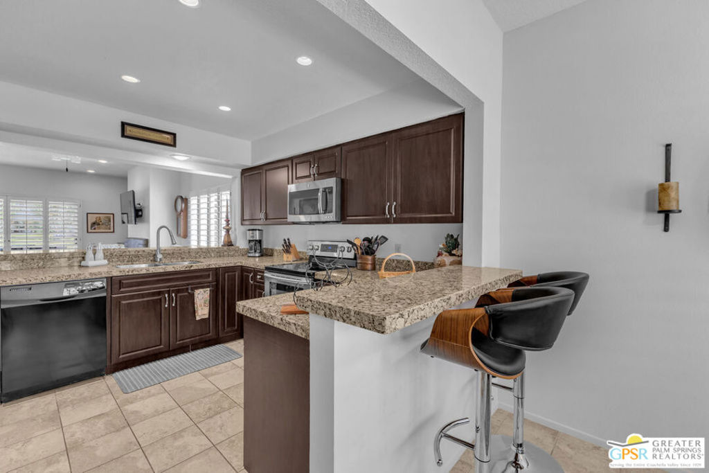 230 W Vista Royale Circle
