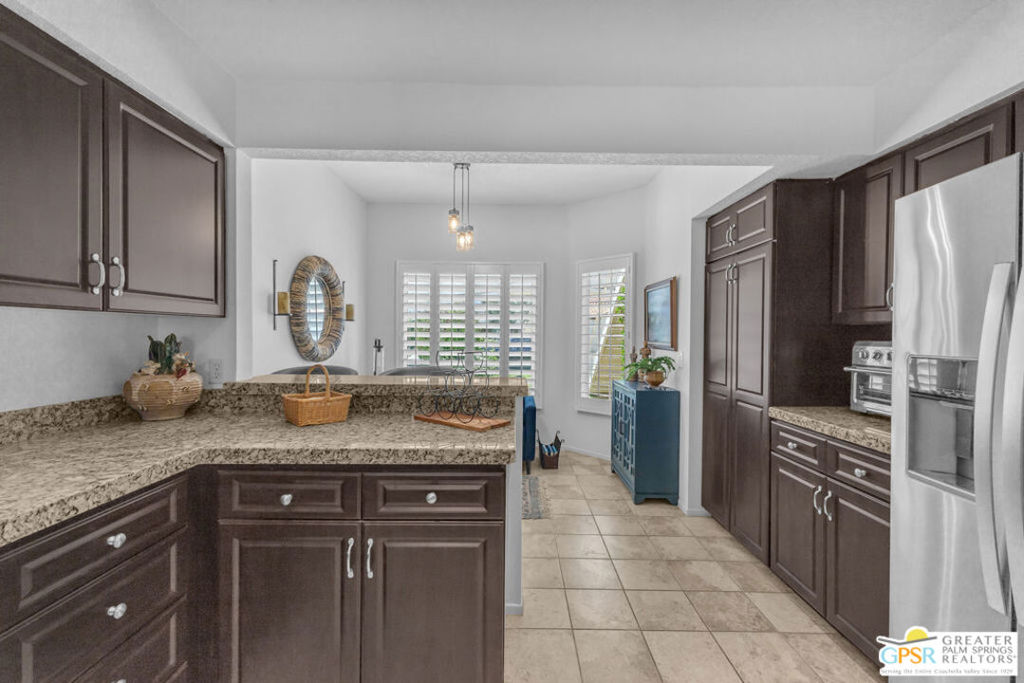 230 W Vista Royale Circle