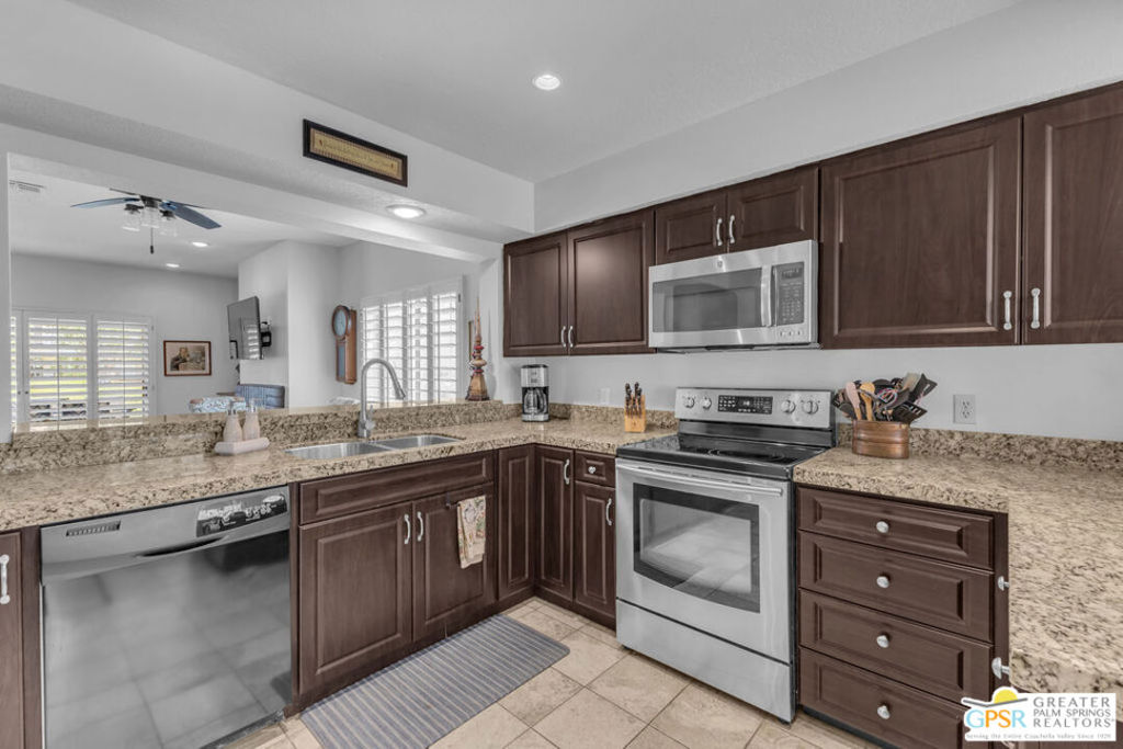 230 W Vista Royale Circle