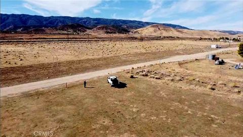 Photo of 26100 Avenue C-13, Fairmont, CA 93536 (MLS # DW26091052)