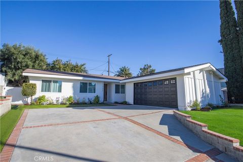 Photo of 11722 Hayvenhurst, Granada Hills, CA 91344 (MLS # SR25273190)