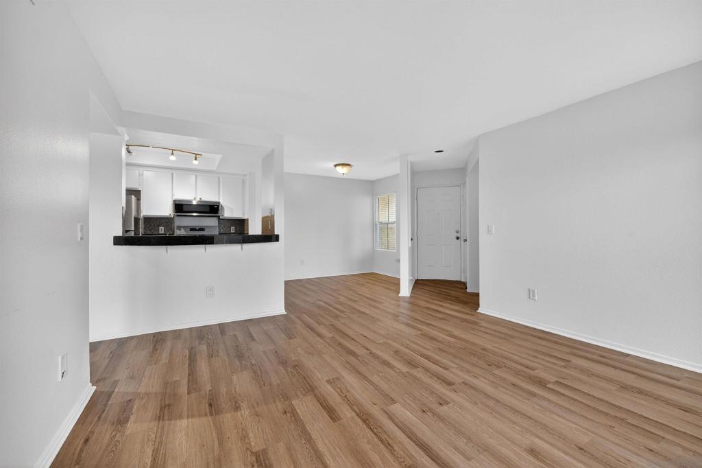 2063 Lakeridge Circle 101