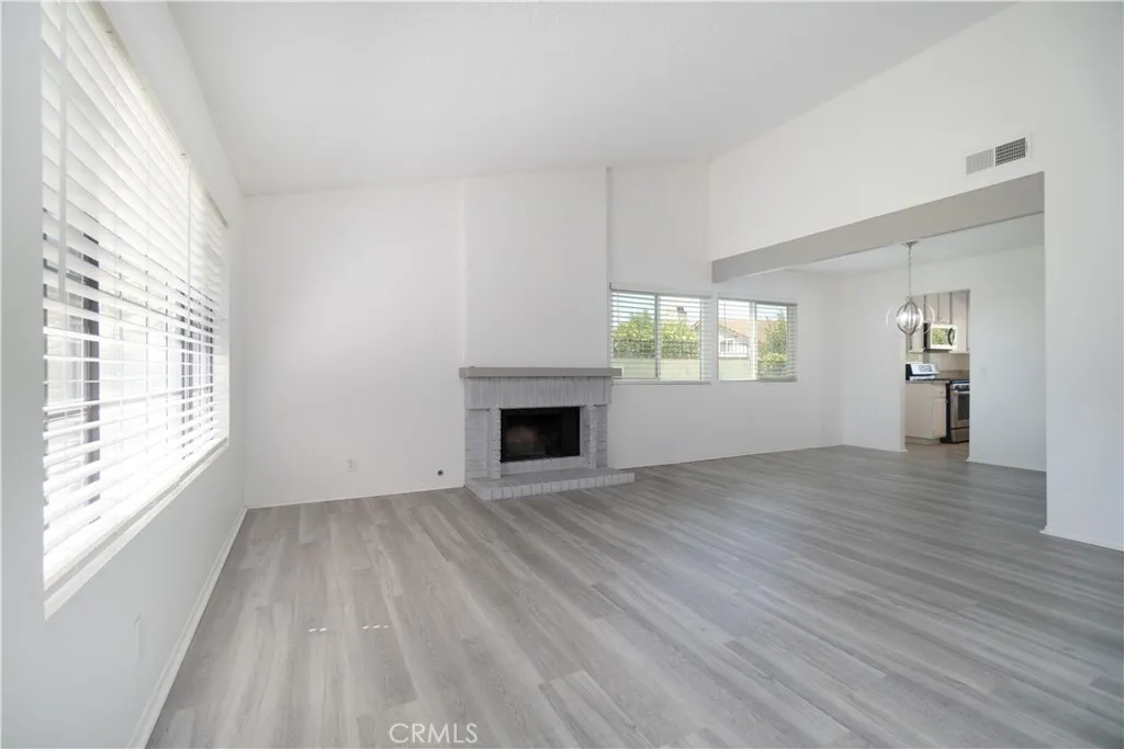 Duarte, California 91010, United States, 3 Bedrooms Bedrooms, ,2 BathroomsBathrooms,Residential,Active,191098