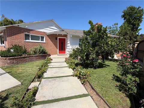 Photo of 5300 Calhoun AVE, Sherman Oaks, CA 91401 (MLS # SR26103477)