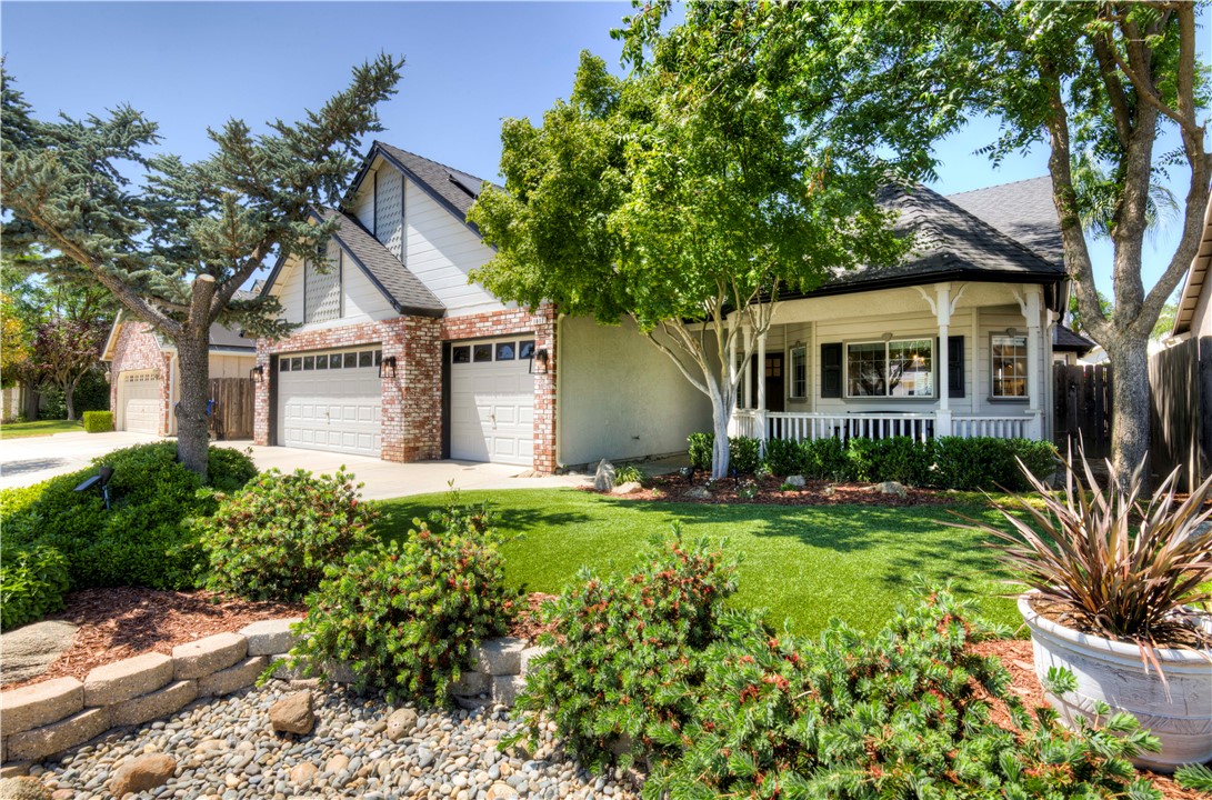 1812 E Oakmont