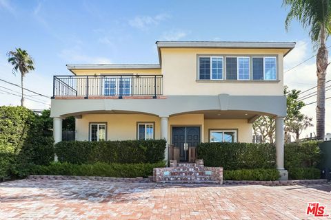 Photo of 252 HAMPTON Drive #E, Venice, CA 90291 (MLS # 26671751)