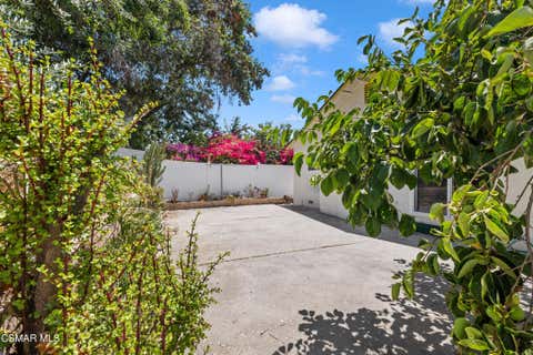 Tiny photo for 727 Brossard Drive, Thousand Oaks, CA 91360 (MLS # 226003449)