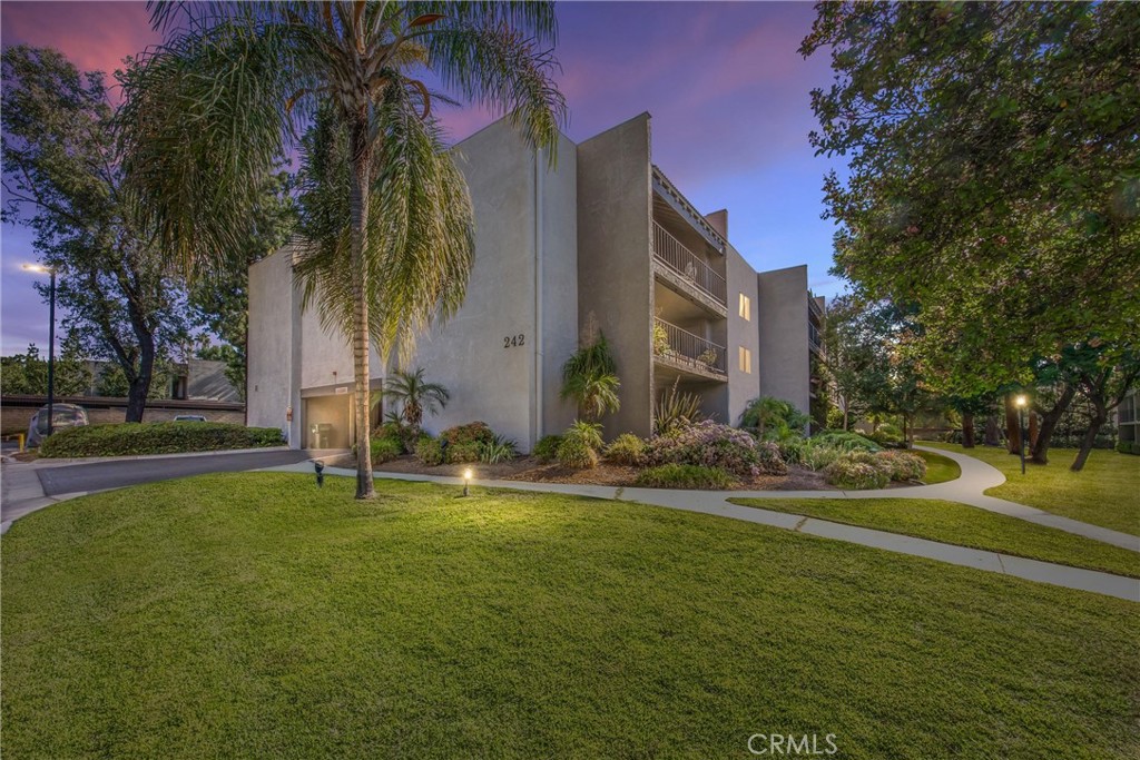 This one won’t last long!
Welcome to this charming 2-bedroom, 2-bath condo nestled in a quiet, gated community. Convenient covered parking and elevator access bring you right to your second-floor home.
Step out onto the spacious covered patio, perfect for relaxing or entertaining, then head inside to the open living room featuring a cozy fireplace. The home also offers the convenience of in-unit laundry and beautifully remodeled bathrooms.
The desirable Fernwood Community provides resort-style amenities, including a pool, gym, sauna, tennis courts, and basketball court. Ideally located near restaurants, shopping, schools, and downtown Redlands, with easy freeway access for a smoother commute.
Don’t miss this opportunity—schedule your showing today!
Professional pictures will be uploaded Friday 9/12/25