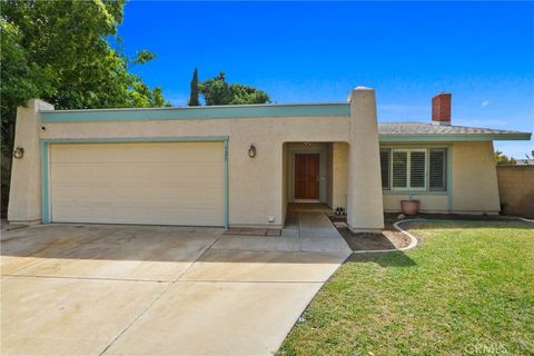 Photo of 121 S Connie Circle, Anaheim, CA 92806 (MLS # PW26070311)