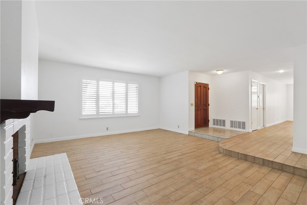 121 S Connie Circle