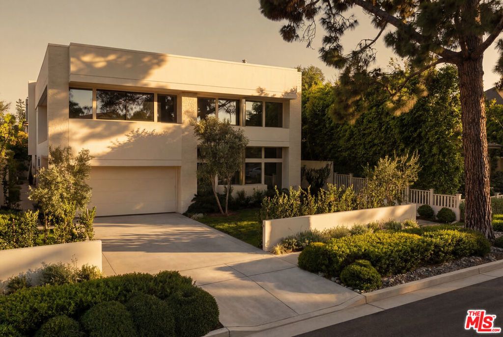 Photo of 622 24th Street, Santa Monica, CA 90402 (MLS # 26650211)