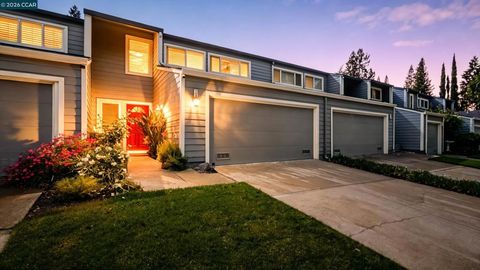 Photo of 266 Ashley Cir Cir #37, Danville, CA 94526 (MLS # 41131924)