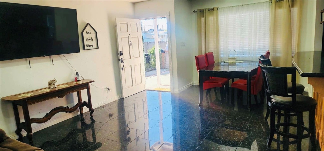 1220 W 226th