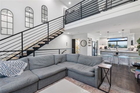 11324 W Raitt Lane North Hollywood CA 91606