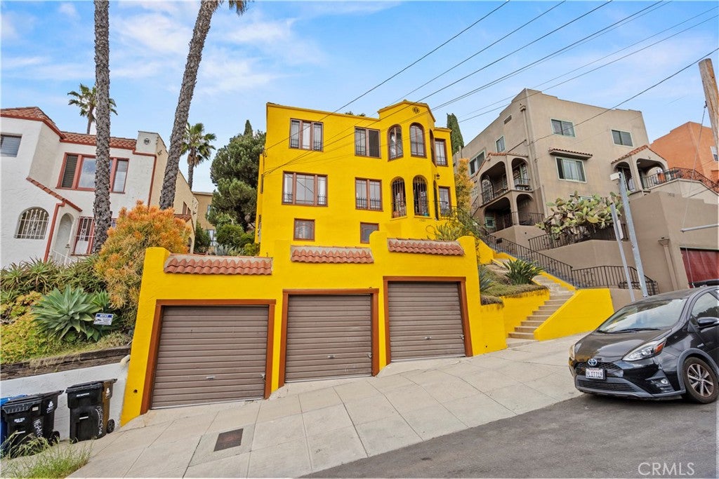 1919 Scott Avenue