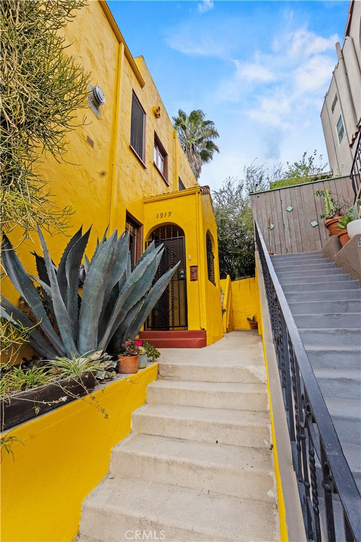 1919 Scott Avenue