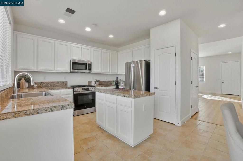 MEADOW CREEK - Residential
