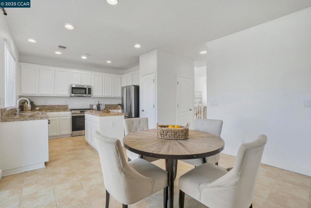 MEADOW CREEK - Residential