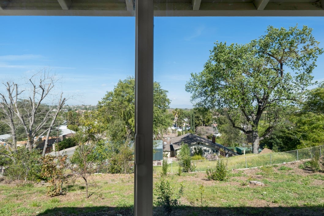 25030 Atwood Boulevard