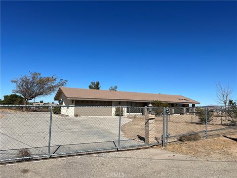 Photo of 18530 Eucalyptus Street, Hesperia, CA 92345 (MLS # CV26122622)