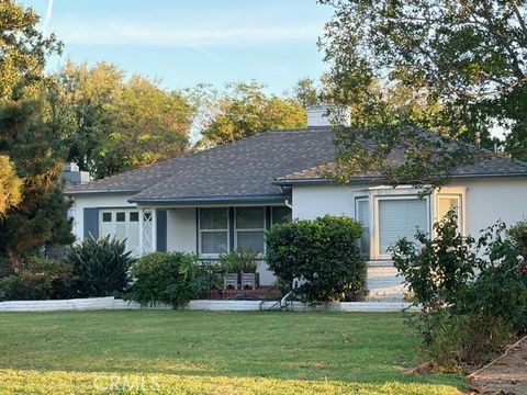 Photo of St. Clark, Sherman Oaks, CA 91411 (MLS # SR26088919)