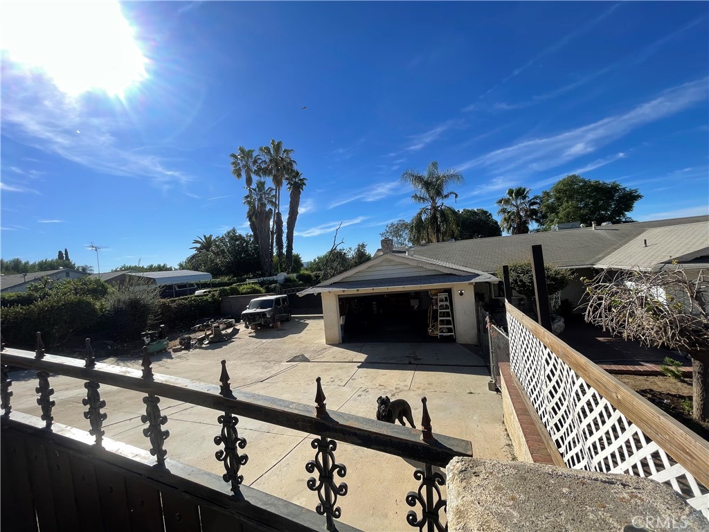 25325 Mountain Cliff Dr