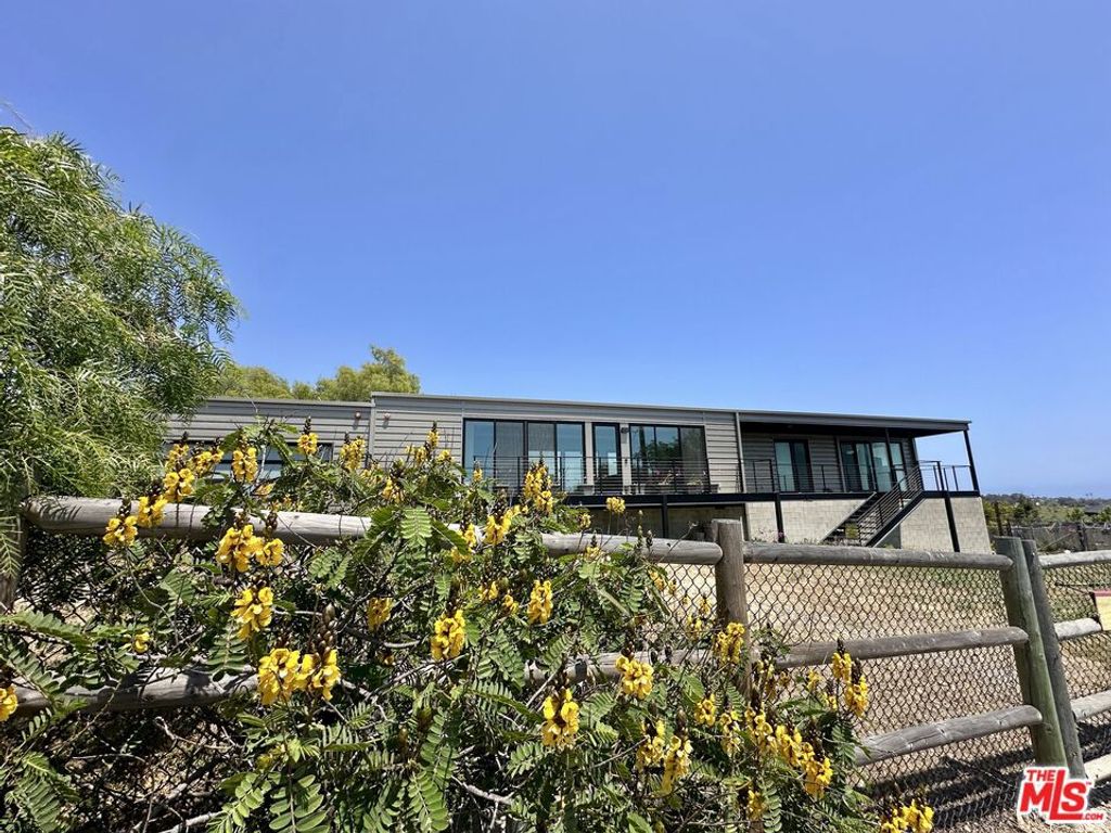 Photo of 5782 Calpine Drive, Malibu, CA 90265 (MLS # 25564377)