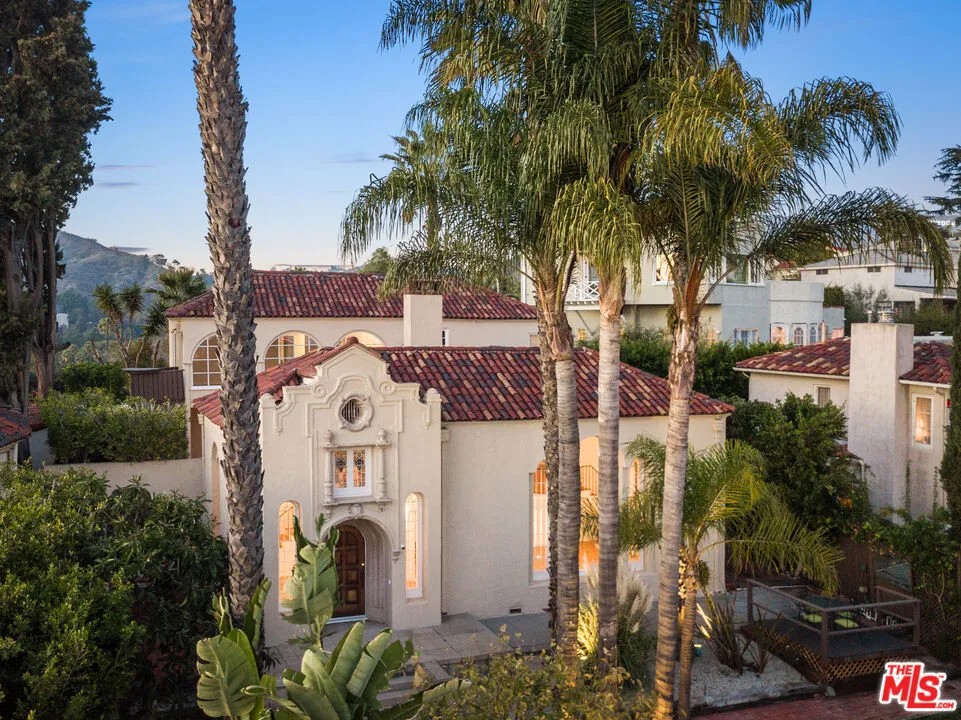 Los Angeles, California 90068, United States, 3 Bedrooms Bedrooms, ,2 BathroomsBathrooms,Residential,Active,180926