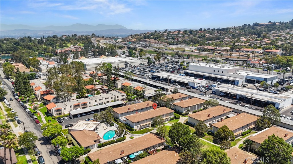 2525 N Bourbon Court E2