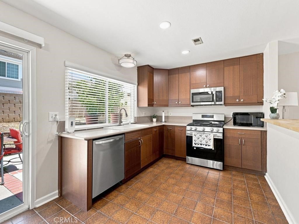 4821 Lori Ann, Irvine CA 92604 - Photo 14
