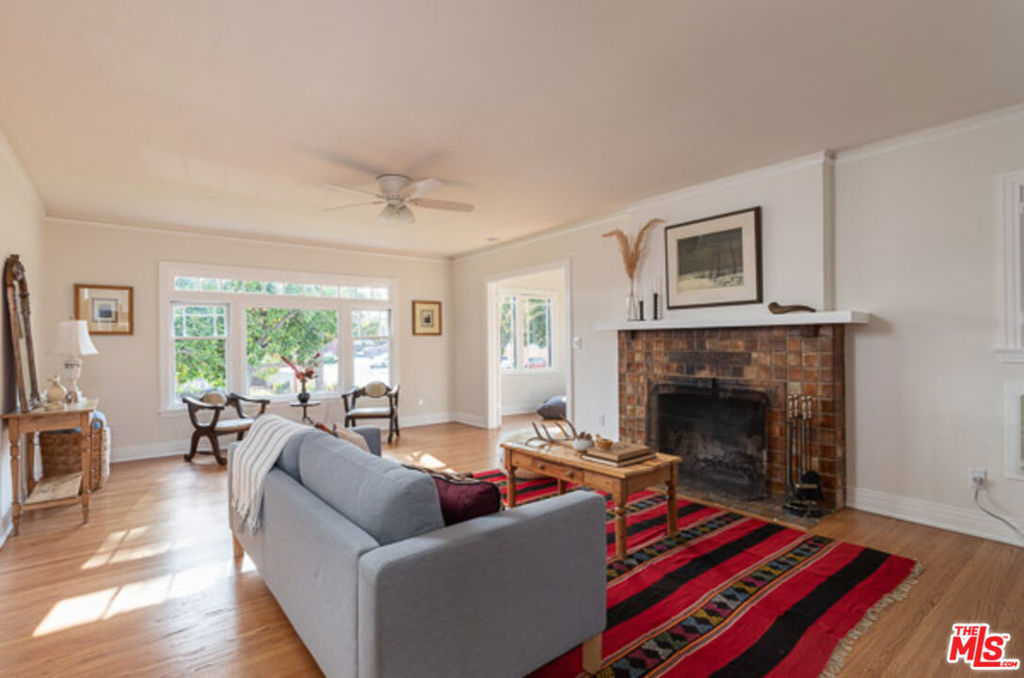 Properties 2 824 Brent Avenue