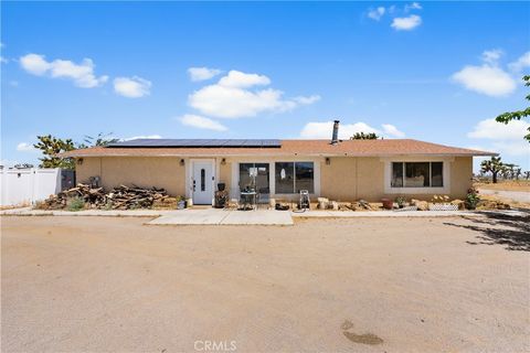 Photo of 3104 Sacramento RD, Phelan, CA 92371 (MLS # SR26102098)