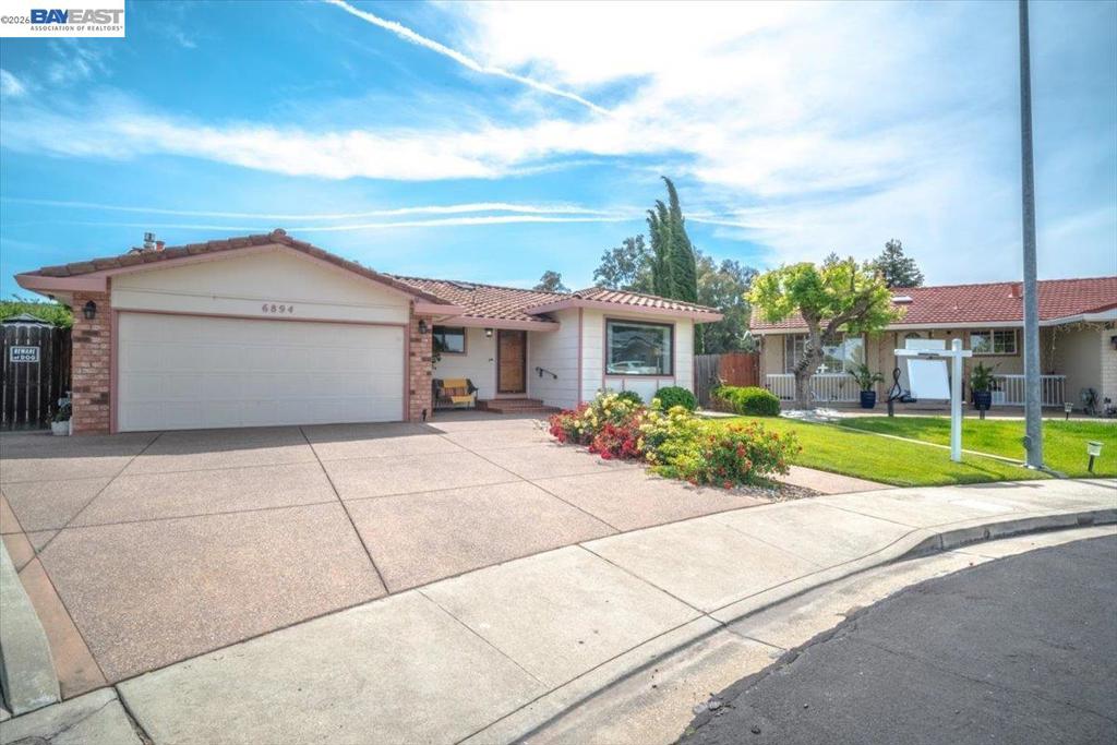 6894 Heath Ct