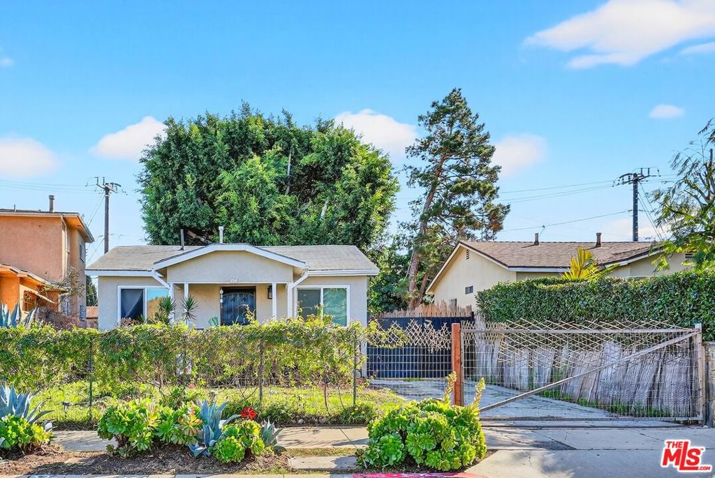 916 E 68th Street, Inglewood CA 90302