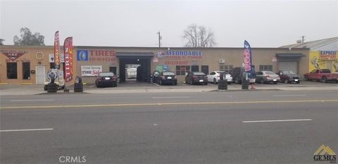 Photo of 309 E Brundage Lane, Bakersfield, CA 93307 (MLS # PI25246639)