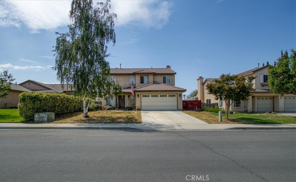 3-Bedroom Home with Great Potential!
This 3 bedroom, 2 bathroom home offers endless opportunity to create your ideal living space. Situated in a desirable neighborhood with a welcoming community vibe, this property features a nice-sized backyard perfect for entertaining, gardening, or relaxing outdoors. Conveniently located near shopping, dining, and a local sports complex, with easy freeway access for commuters. Enjoy the benefits of a low-tax area while being close to everything you need. With a little vision this home can truly shine!