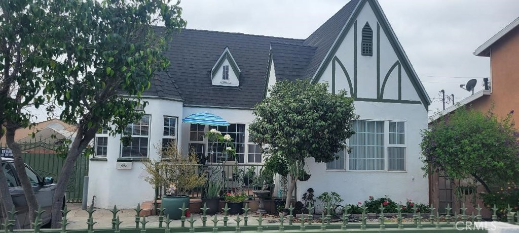 2434 Broadway