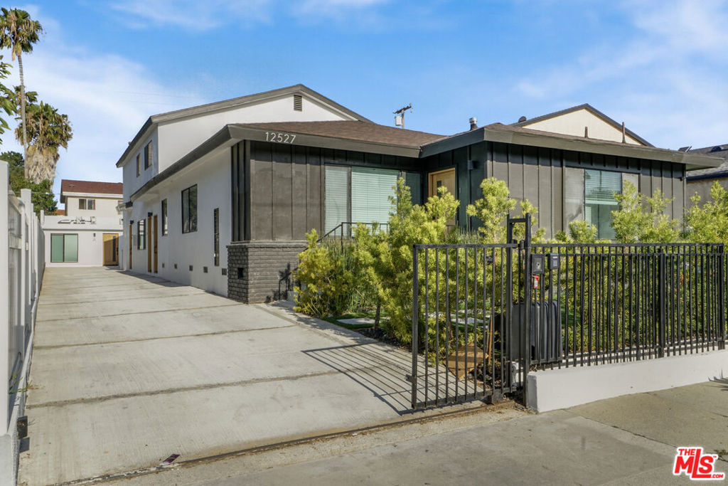 12527 Cranbrook Avenue