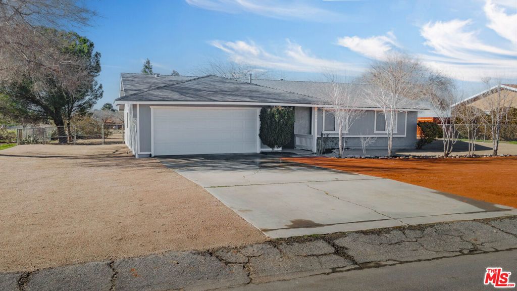 Photo of 40577 168th Street East St, Lancaster, CA 93535 (MLS # 26638697)