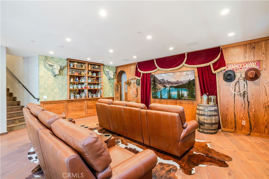 Old Agoura (850) - Residential
