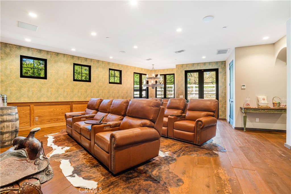 Old Agoura (850) - Residential