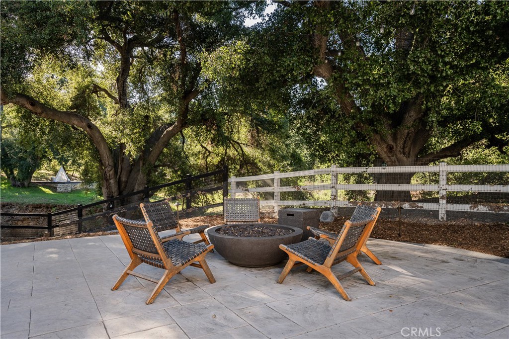 Old Agoura (850) - Residential