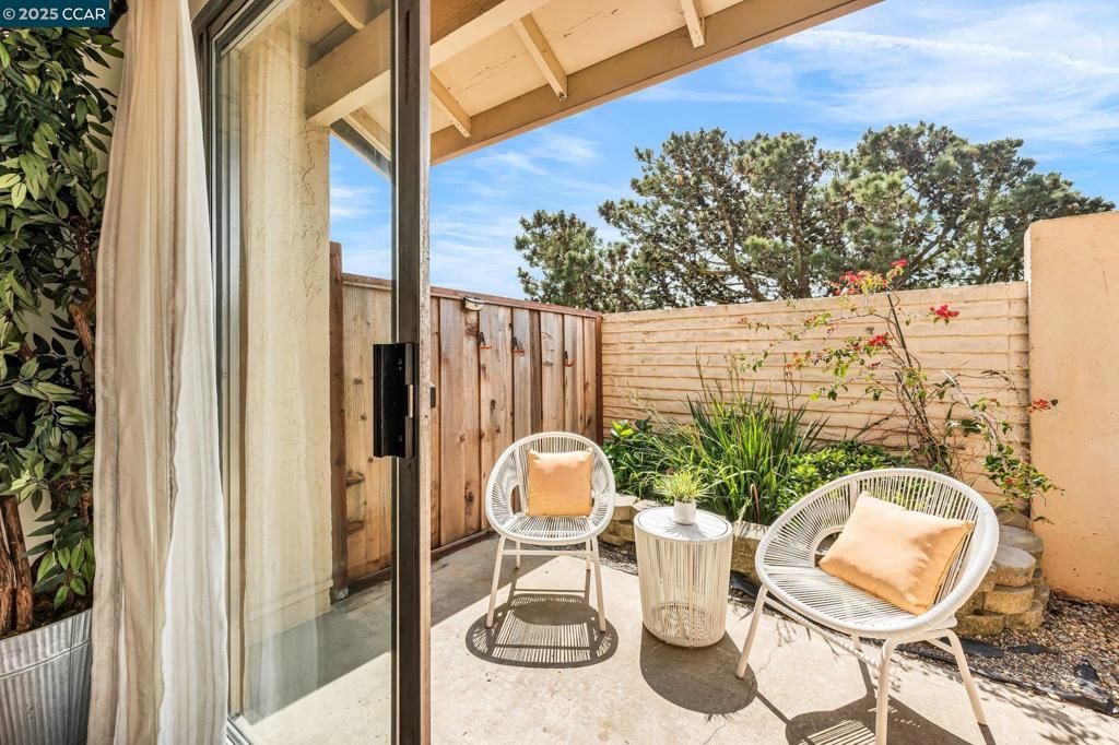 listing image 130726697075093743605