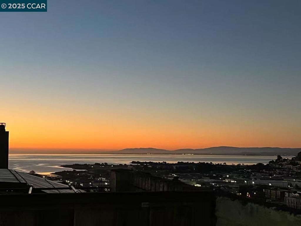 listing image 130720489727464702225