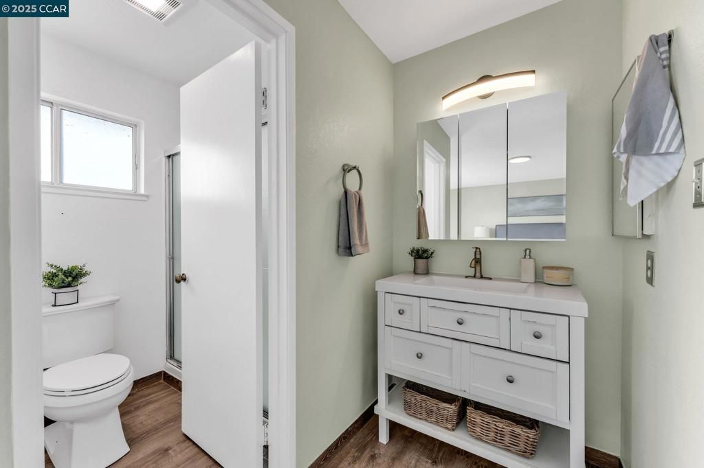 listing image 130724683700432009351