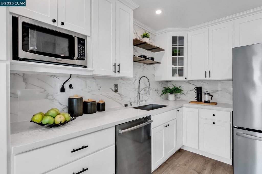 listing image 130726489955160313361