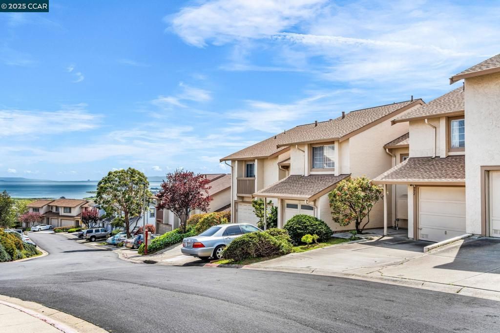 listing image 130723546928941375217