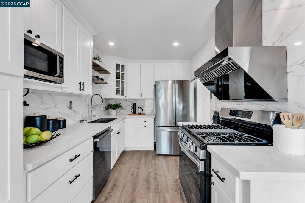 listing image 130729824967086613345