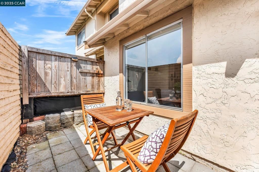listing image 130728279992541295218