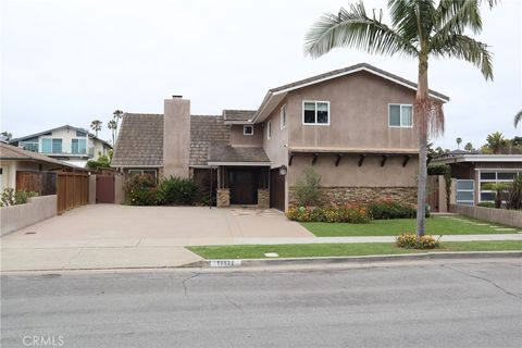 Photo of 17132 Edgewater Lane LN, Huntington Beach, CA 92649 (MLS # PW26104254)
